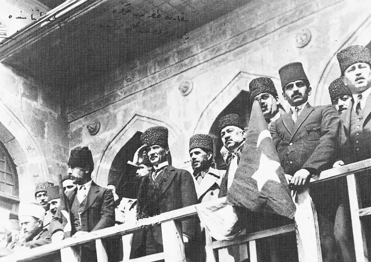 Devletin Yeniden İnşası, Mustafa Kemal Atatürk