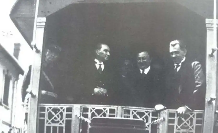 Atatürk'ün Arşivden Çıkan Fotoğrafları: Tarihî Anların Yeni Yansımaları